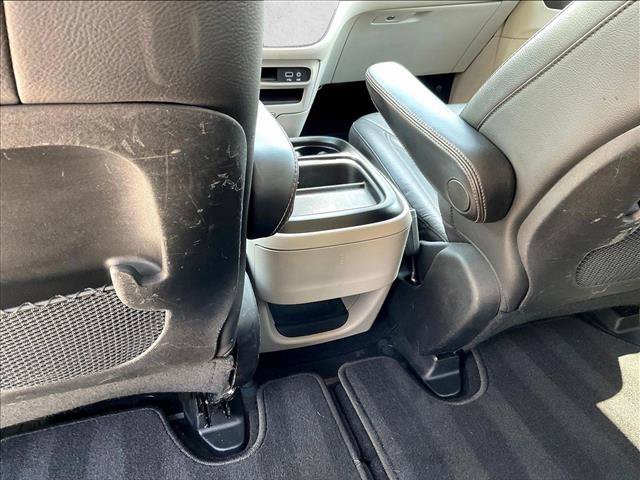 Used 2020 Chrysler Pacifica Touring-L FWD image 21