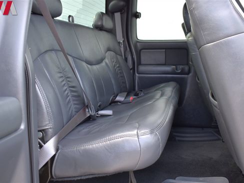 Used 2002 Chevrolet Silverado 2500 LS w/ Electrical Convenience Pkg AWD/4WD image 19