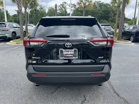 Used 2025 Toyota RAV4 XLE FWD image 9