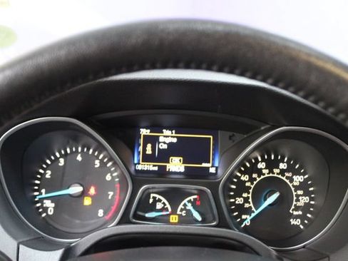Used 2016 Ford Focus Titanium w/ Titanium Technology Package FWD image 19