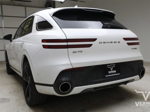 Used 2022 Genesis GV70 3.5T Sport w/ Sport Prestige Package AWD/4WD image 2