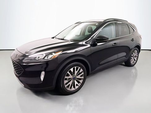 Used 2020 Ford Escape Titanium w/ Titanium Premium Package 2.0 image 3