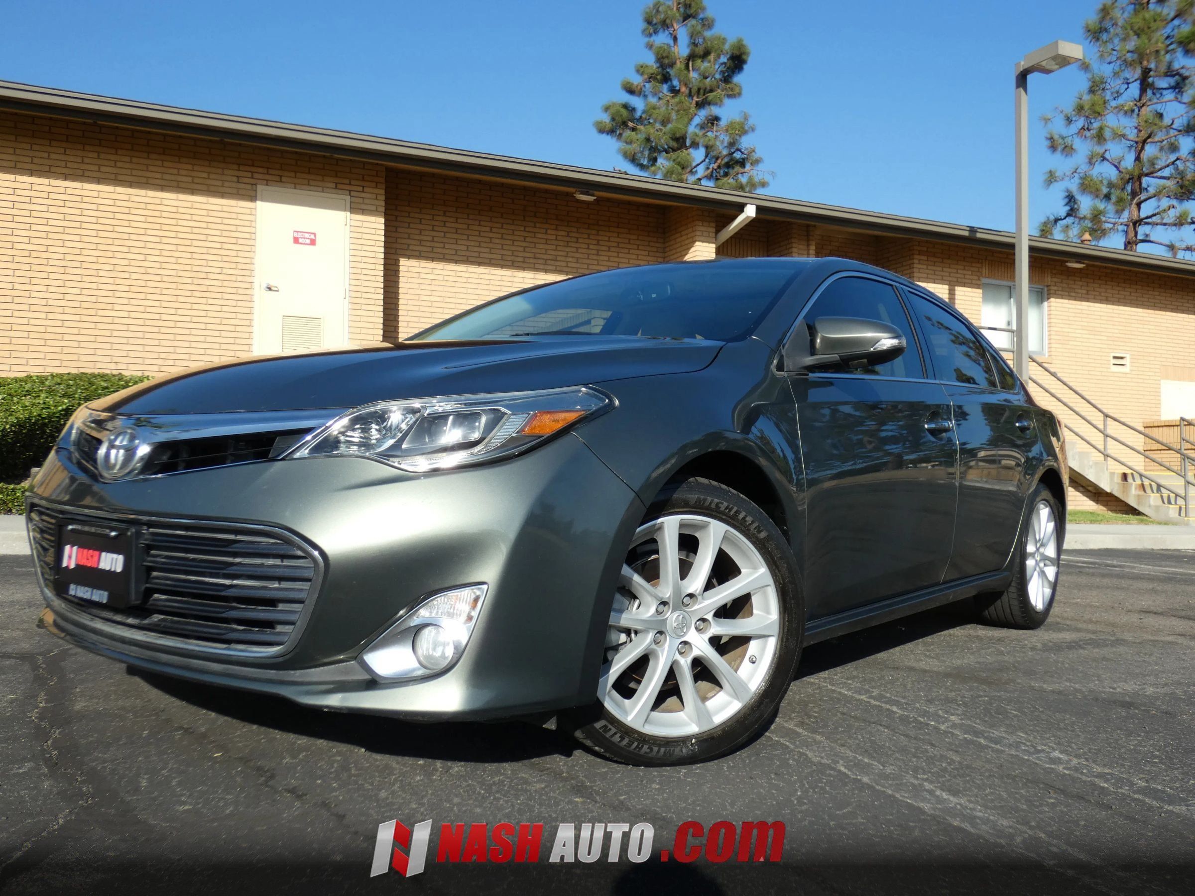 Used 2013 Toyota Avalon Limited FWD image 15