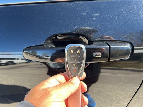 Used 2021 Chevrolet Equinox LT image 17