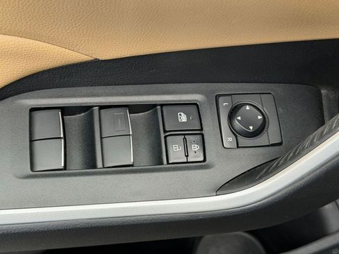 Used 2020 Toyota RAV4 XLE Premium AWD/4WD image 21