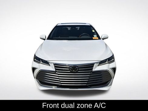 Used 2019 Toyota Avalon Limited FWD image 2