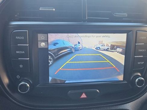 Used 2023 Kia Soul LX image 17