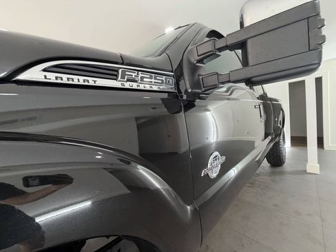 Used 2015 Ford F250 Lariat w/ Chrome Package AWD/4WD image 3