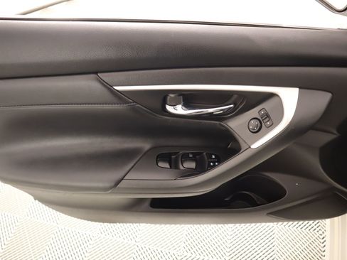 Used 2018 Nissan Altima 2.5 SR w/ SR Special Edition image 16