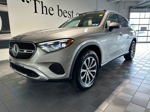 Used 2024 Mercedes-Benz GLC 300 4MATIC image 8