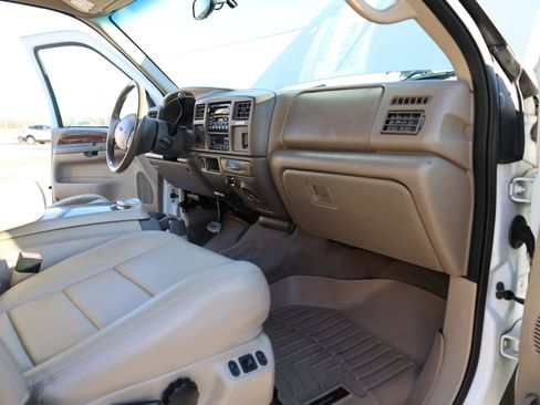 Used 2002 Ford Excursion Limited image 43