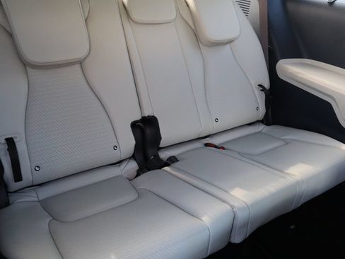 Used 2026 Kia Carnival SX Prestige FWD image 28
