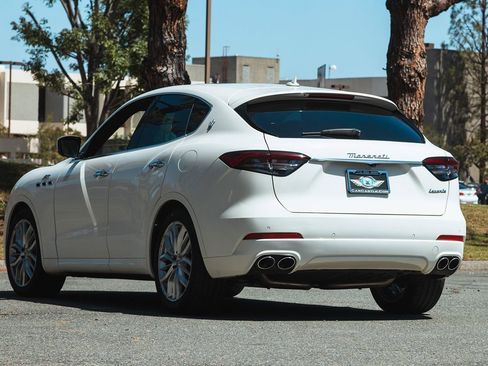Used 2022 Maserati Levante GT image 13