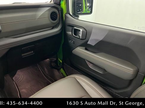 Used 2025 Jeep Gladiator Mojave AWD/4WD image 10