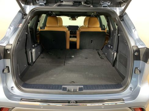 Used 2024 Toyota Highlander Platinum AWD/4WD image 13