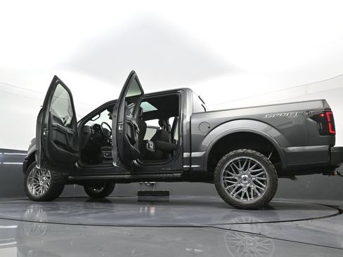 Used 2018 Ford F150 XLT w/ Equipment Group 302A Luxury AWD/4WD image 41