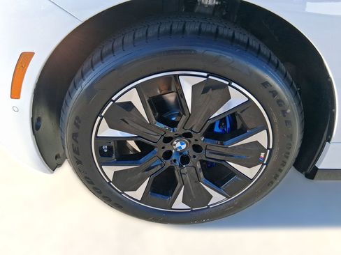 New 2026 BMW iX xDrive60 w/ M Sport Package image 11