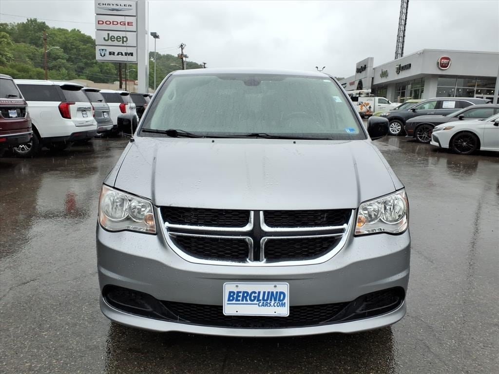 Used 2018 Dodge Grand Caravan SE w/ UConnect Hands-Free Group FWD image 8