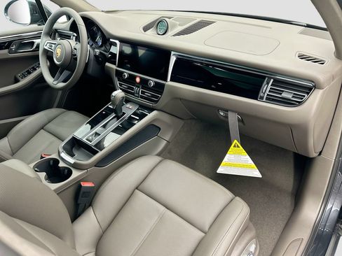 Used 2026 Porsche Macan AWD/4WD image 20