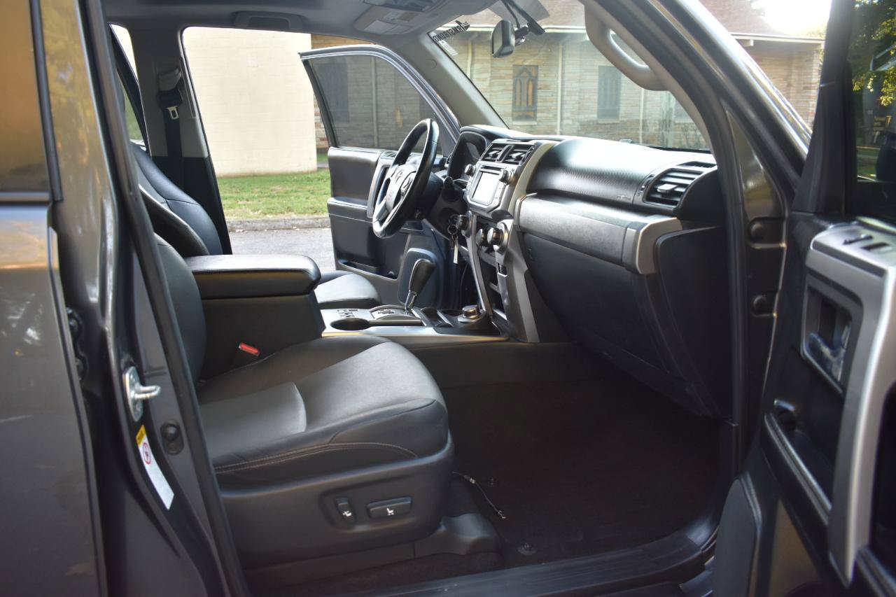 Used 2016 Toyota 4Runner SR5 Premium AWD/4WD image 21