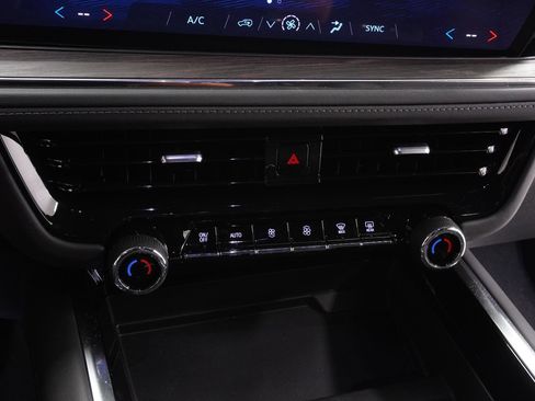 New 2026 Chevrolet Suburban LS RWD image 26