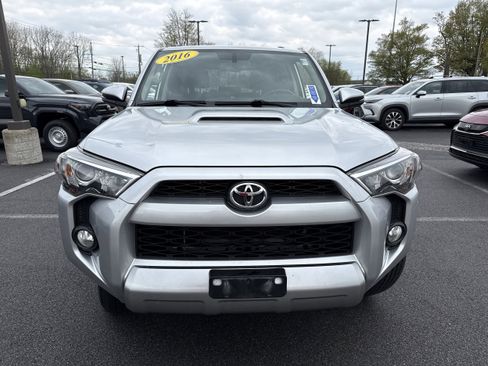 Used 2016 Toyota 4Runner Trail Premium AWD/4WD image 2