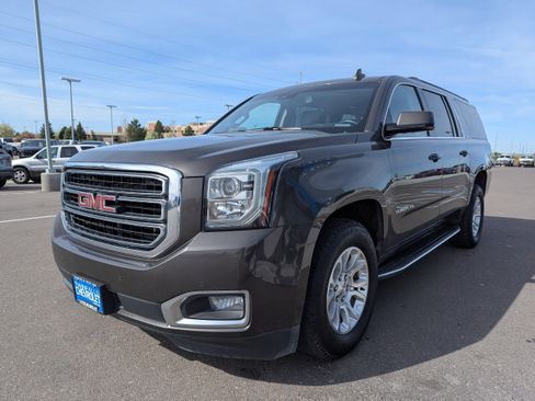 Used 2019 GMC Yukon XL SLT image 7