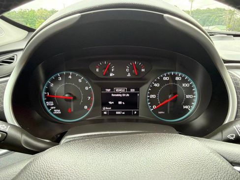 Used 2025 Chevrolet Malibu RS FWD image 9