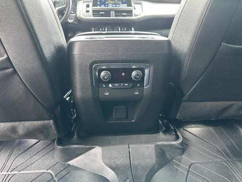 Used 2024 Chevrolet Tahoe Z71 w/ Luxury Package AWD/4WD image 33