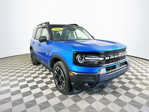 Used 2025 Ford Bronco Sport Outer Banks w/ Outer Banks Tech Package+ image 3