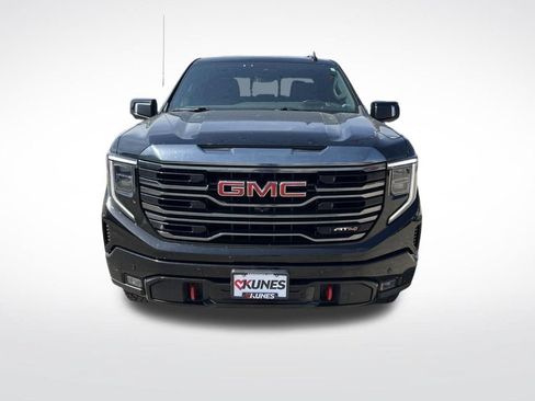 Used 2023 GMC Sierra 1500 AT4 w/ AT4 Premium Package AWD/4WD image 4