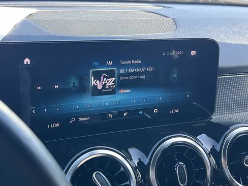 Used 2022 Mercedes-Benz GLB 250 4MATIC image 12
