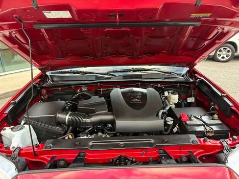 Used 2022 Toyota Tacoma SR5 RWD image 35