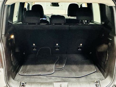 Certified 2021 Jeep Renegade Latitude AWD/4WD image 25