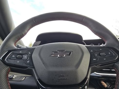 Certified 2025 Chevrolet Trax RS w/ Driver Confidence Package image 23