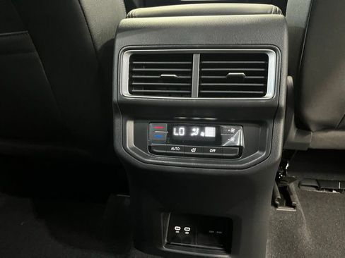 New 2026 Volkswagen Atlas SE image 25