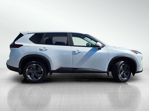 Used 2026 Nissan Rogue SV w/ Cold Weather Package FWD image 3