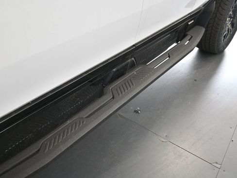 New 2025 GMC Hummer EV 2X image 10