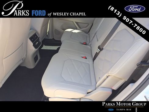 Used 2025 Volkswagen Atlas SE image 14