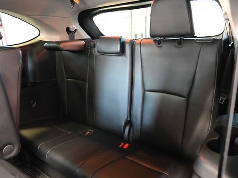 Used 2025 Toyota Highlander Platinum image 13