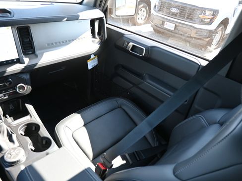 New 2026 Ford Bronco Outer Banks image 31