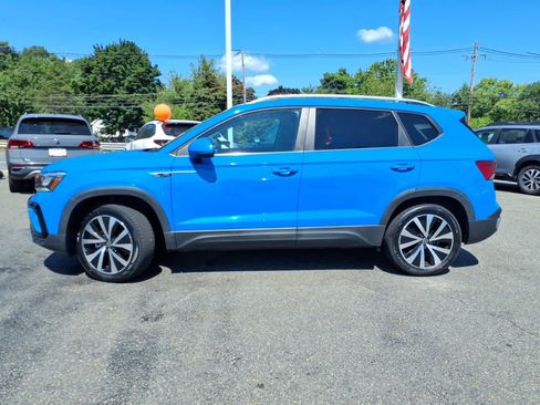 Used 2022 Volkswagen Taos SE w/ Panoramic Sunroof Package AWD/4WD image 8