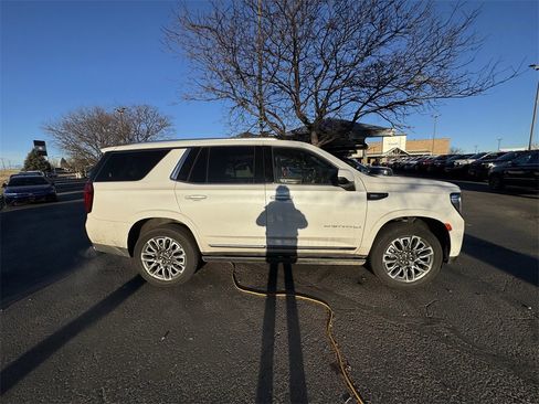Used 2023 GMC Yukon Denali Ultimate image 3