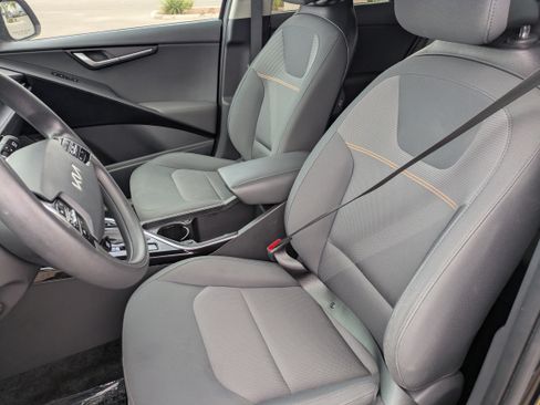 Certified 2025 Kia Niro LX FWD image 24