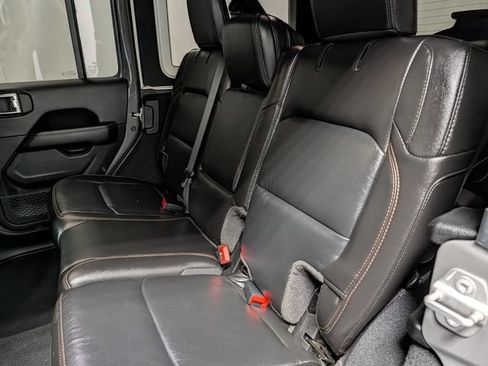 Used 2022 Jeep Wrangler Unlimited Rubicon w/ Trailer Tow Package AWD/4WD image 15
