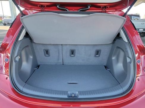 Used 2019 Chevrolet Bolt Premier w/ Infotainment Package image 28