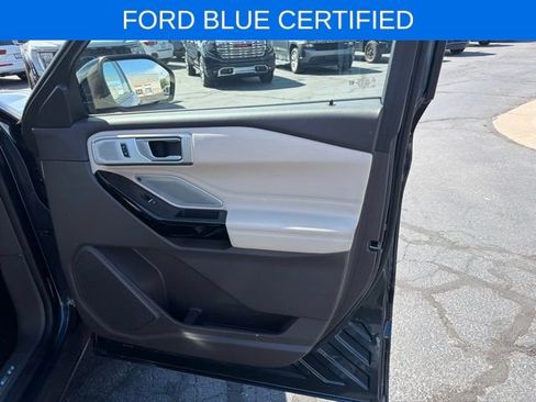 Used 2023 Ford Explorer Platinum w/ Technology Package AWD/4WD image 29