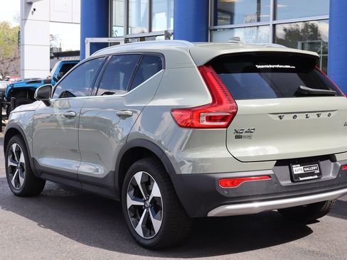 Used 2024 Volvo XC40 B5 Plus AWD/4WD image 3
