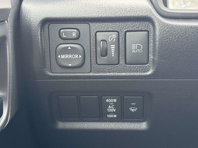 Used 2023 Toyota 4Runner SR5 AWD/4WD image 31