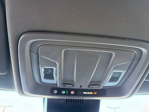 Used 2025 Chevrolet Silverado 1500 LT RWD image 9